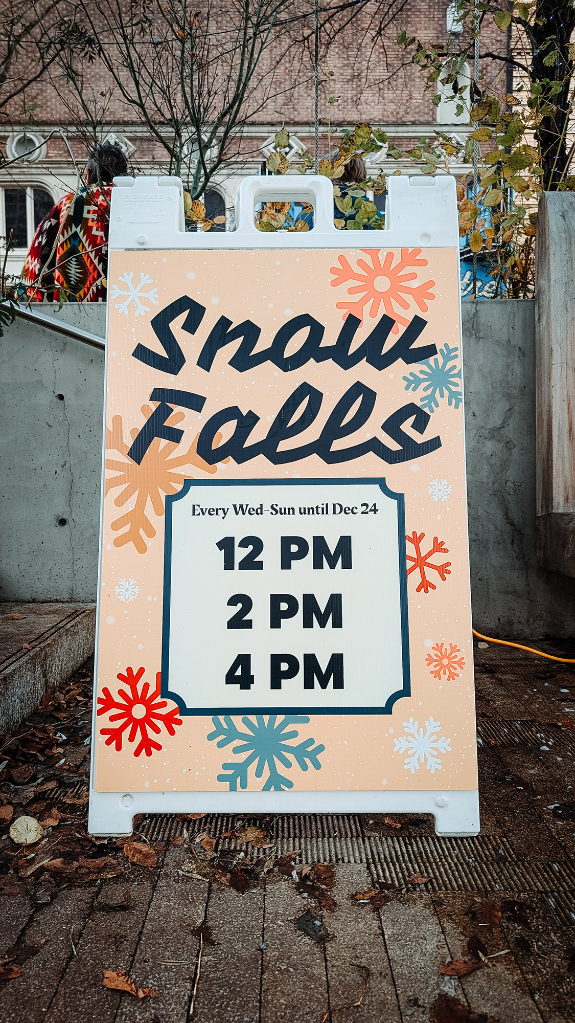 Downtown for the Holidays — photo 2